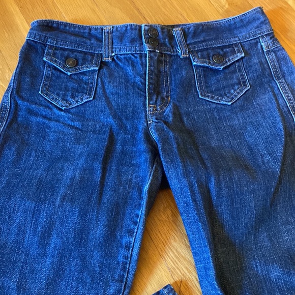 Classic GAP Low‑Rise Bootcut Jeans — Size 2, Gorgeous Blue Wash - Picture 3 of 9